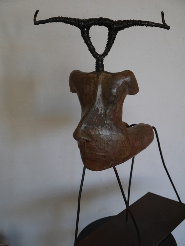 la Minotaure : sculpture béton
